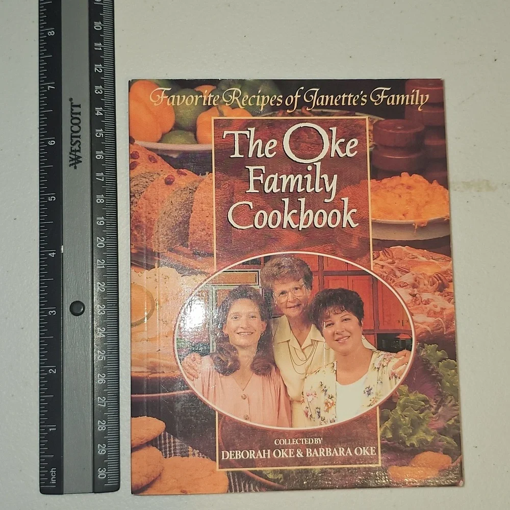 The Oke Family Cookbook Favorite Recipes of Janette's Family By Deborah Oke, Bar